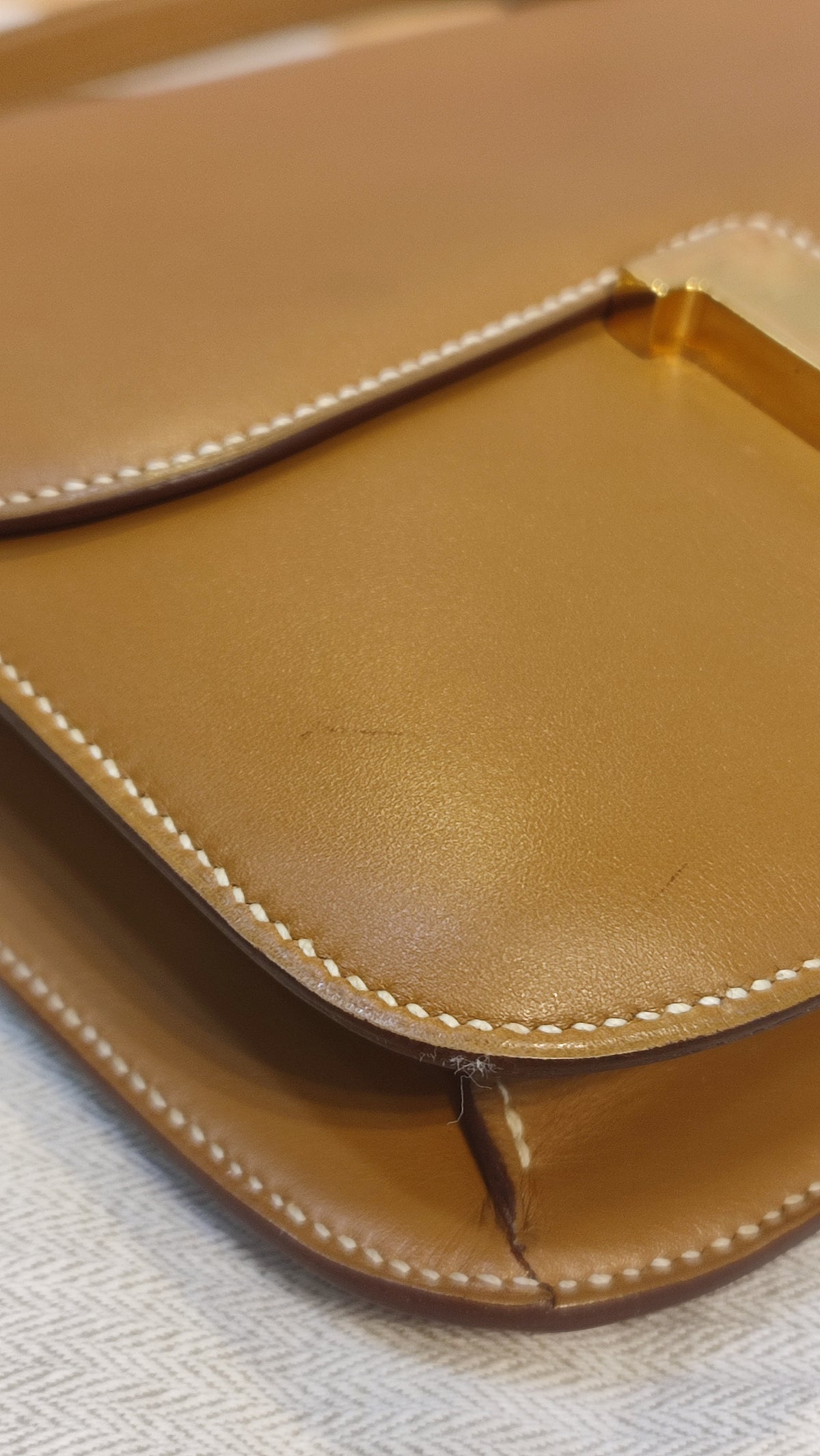 Hermes Vintage Constance 23 Chamonix Gold on Gold Stamp T Circle 1990