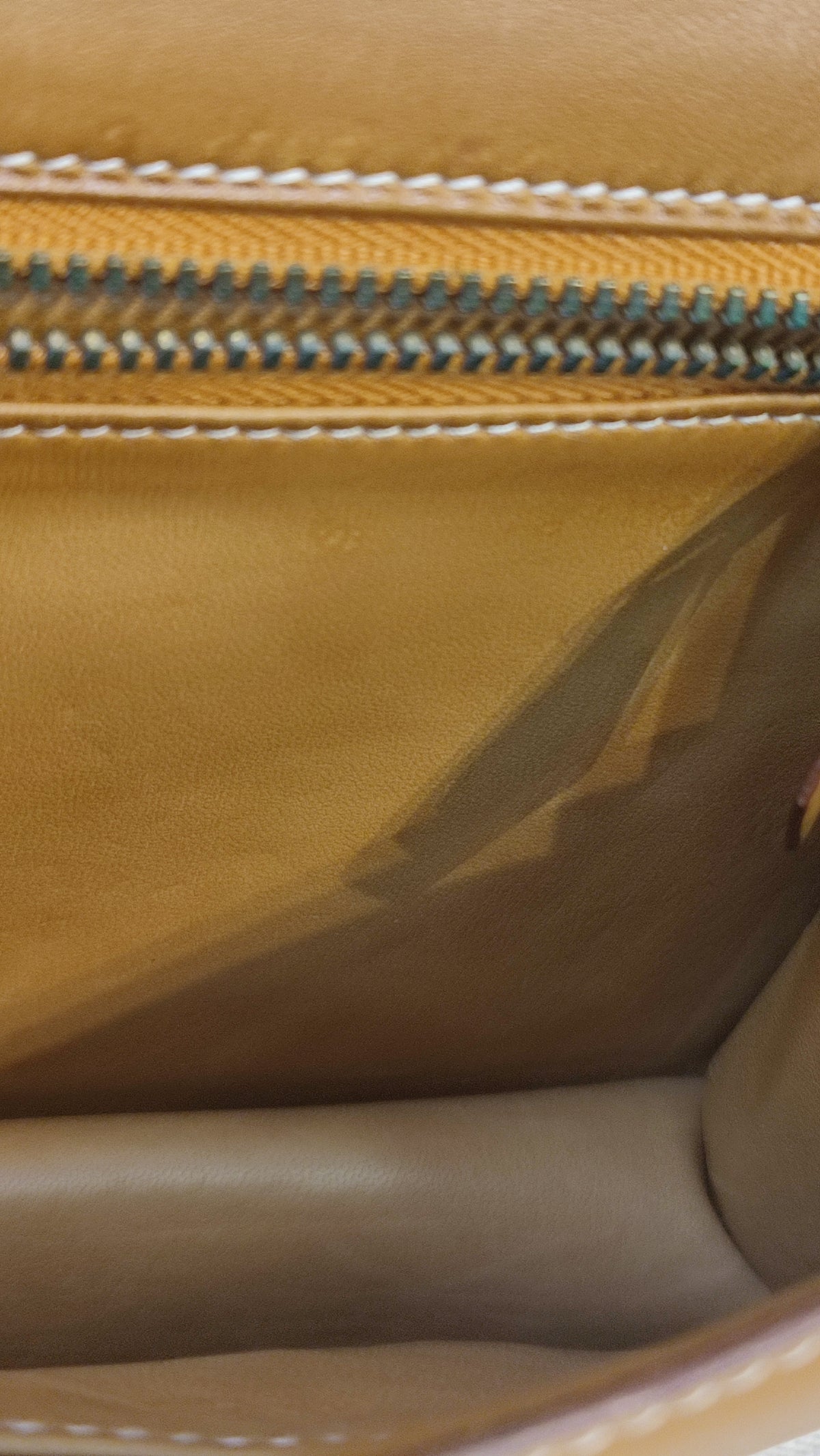Hermes Vintage Constance 23 Chamonix Gold on Gold Stamp T Circle 1990
