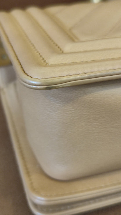 Chanel CC Le Boy Chevron Lambskin Beige Small Series 28