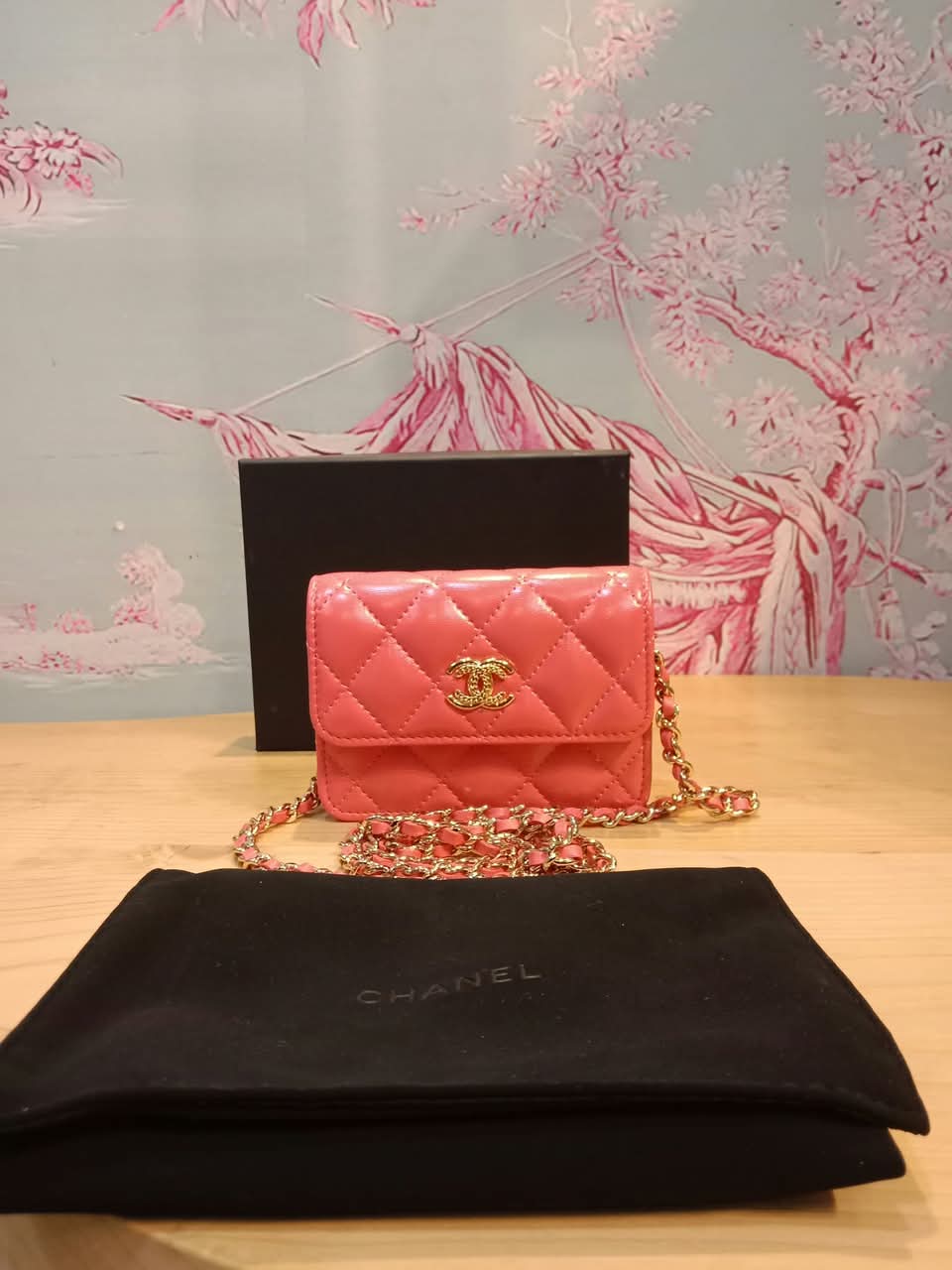 Chanel VIC Gift Quilted Mini Wallet on Chain in Pink/Coral Apricot MIcrochipped