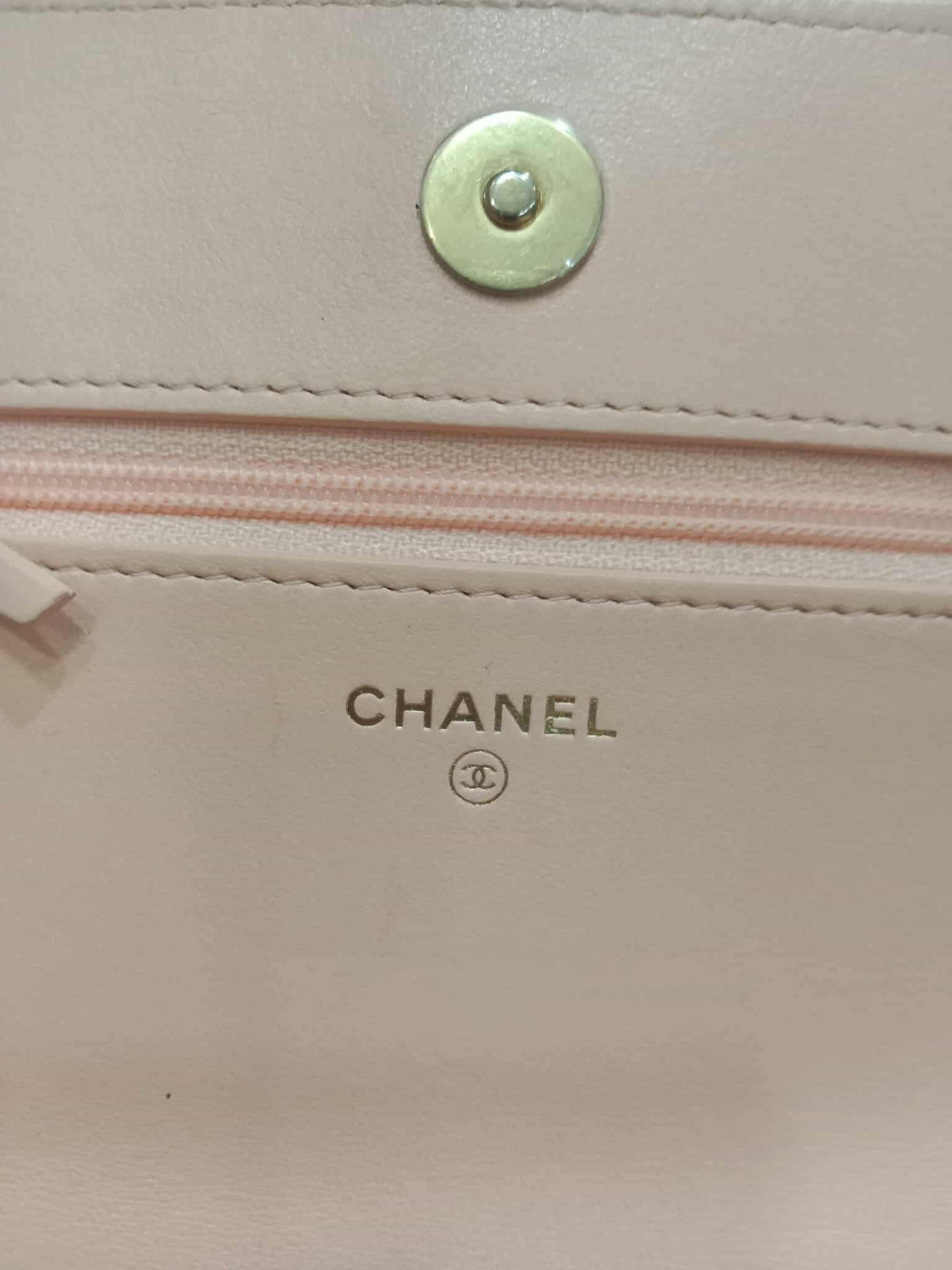 Chanel 19 Wallet on Chain Peach in Quilted Lambskin Microchipped