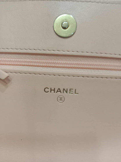 Chanel 19 Wallet on Chain Peach in Quilted Lambskin Microchipped