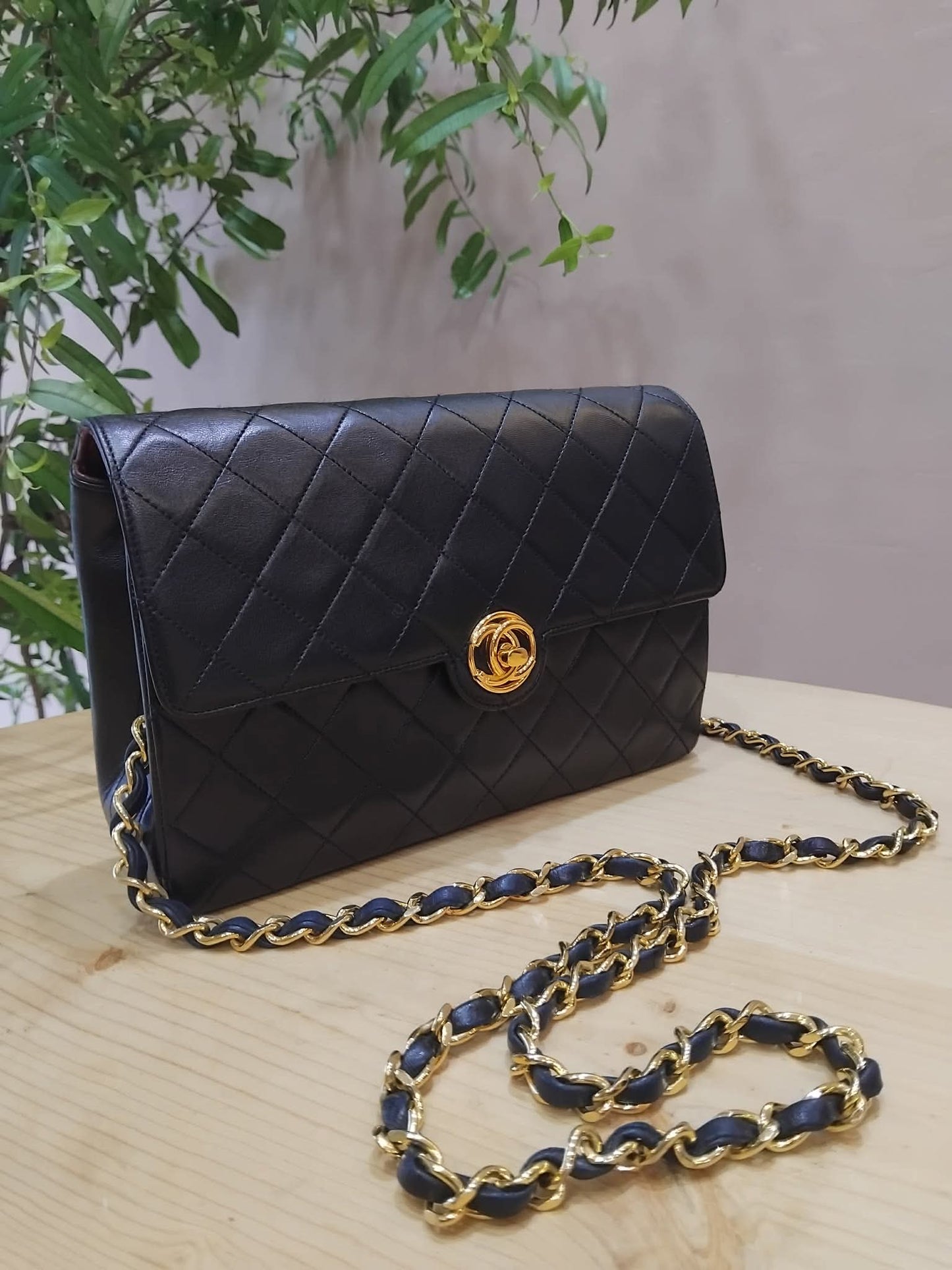 Chanel Circle Lock Flap Vintage CC Lambskin Black Series 1