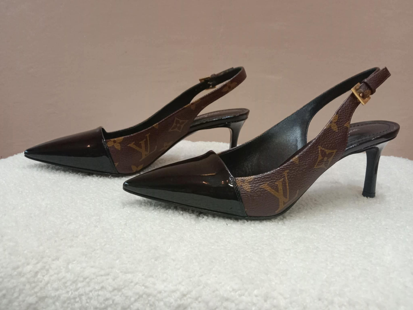 Louis Vuitton Archlight Slingback Pumps Toe Cap Patent Black Monogram Canvas Size 35.5
