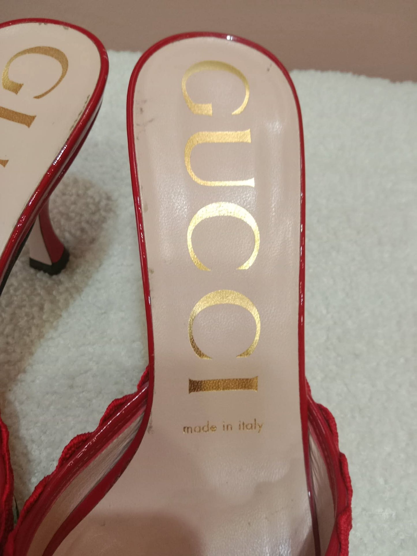 Gucci Kertu Mule Heels Red Patent Leather Trim and Bow Detail Size 36