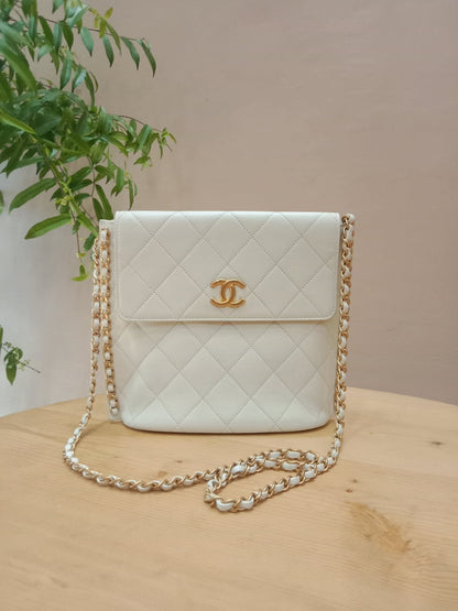 Chanel 21S Hobo Bag Qulted Lambskin White Series 31
