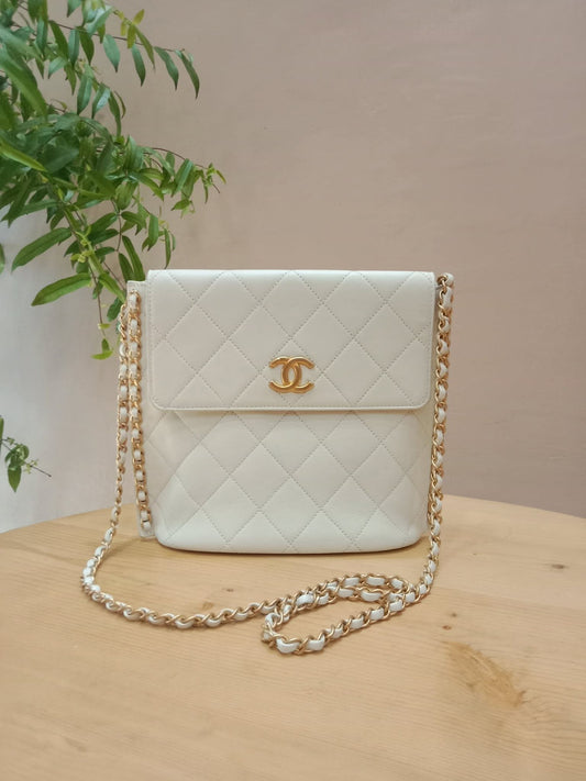 Chanel 21S Hobo Bag Qulted Lambskin White Series 31