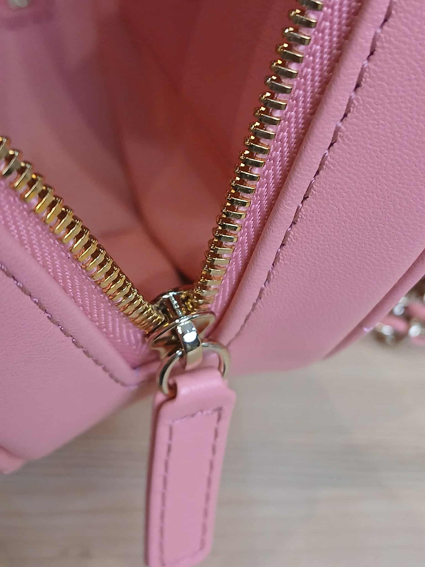 Chanel CC in Love Heart Bag Lambskin Pink Microchipped