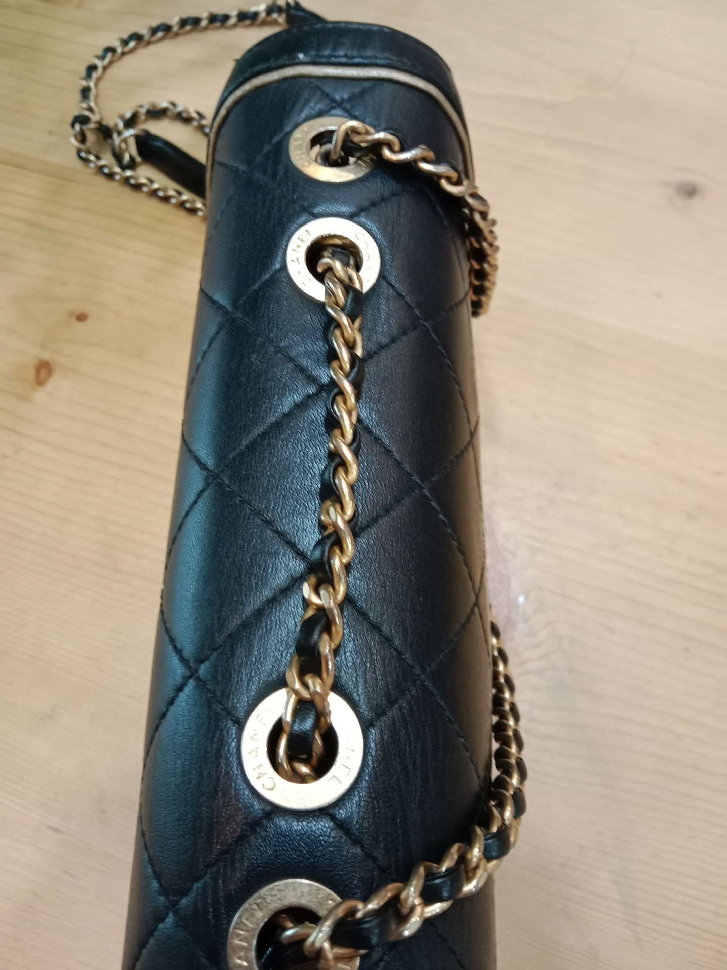 Chanel CC Crossing Leather Chain Shoulder Bag Lambskin Series 23
