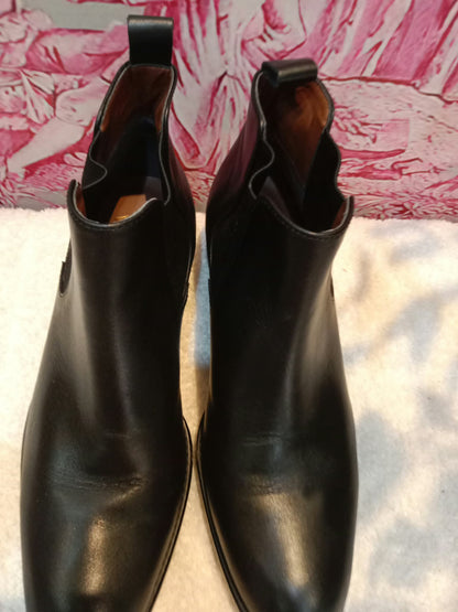 Chelsea Ankle Boots Black Size 23.5