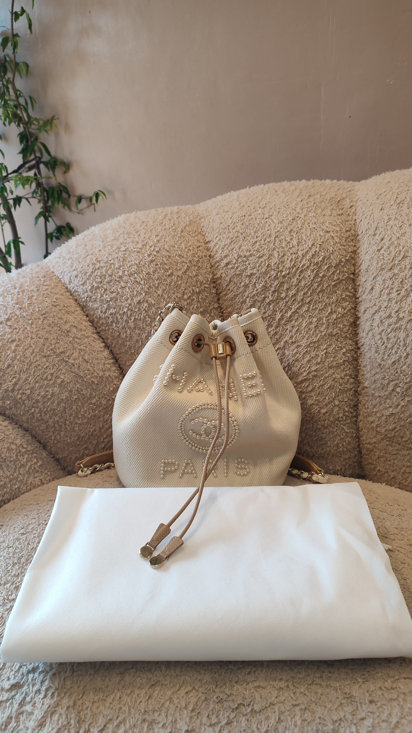 Chanel Deauville Hobo Bucket Bag White Series 29