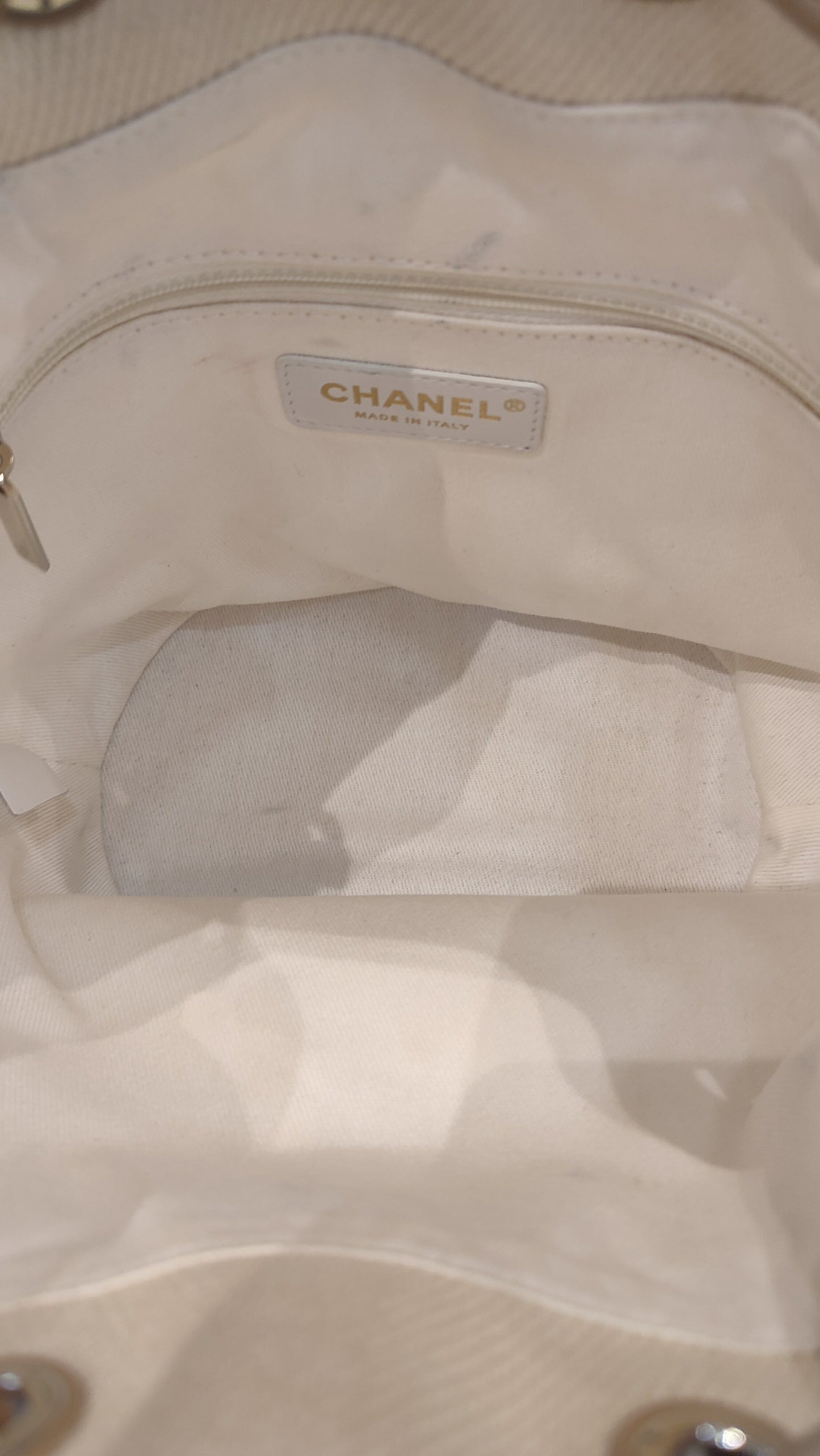 Chanel Deauville Hobo Bucket Bag White Series 29
