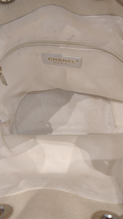 Chanel Deauville Hobo Bucket Bag White Series 29