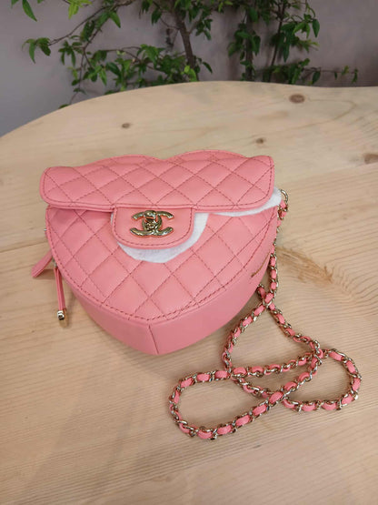Chanel CC in Love Heart Bag Lambskin Pink Microchipped