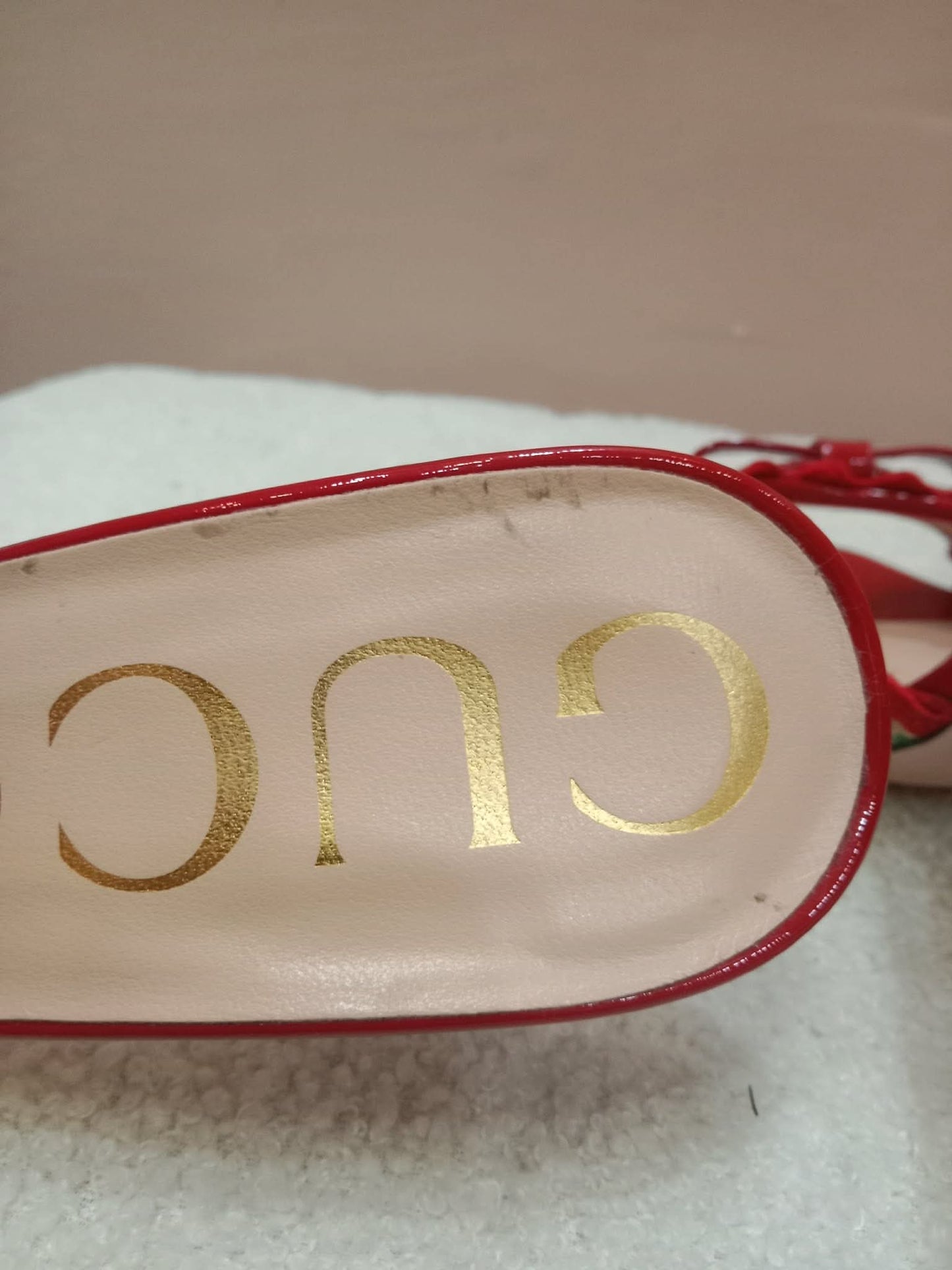 Gucci Kertu Mule Heels Red Patent Leather Trim and Bow Detail Size 36