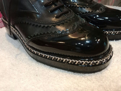 Chanel Black Patent Calfskin CC Brogue Lace-Up Oxford Size 38