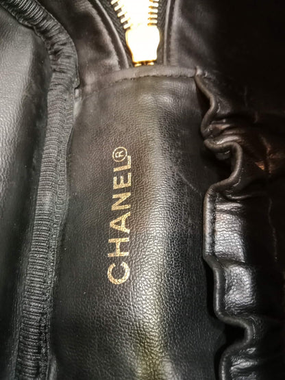 Chanel Vanity Caviar Black Series 4