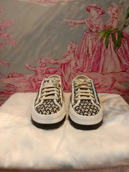 Gucci GG Monogram Platform Sneakers Ivory/Black Size 35.5
