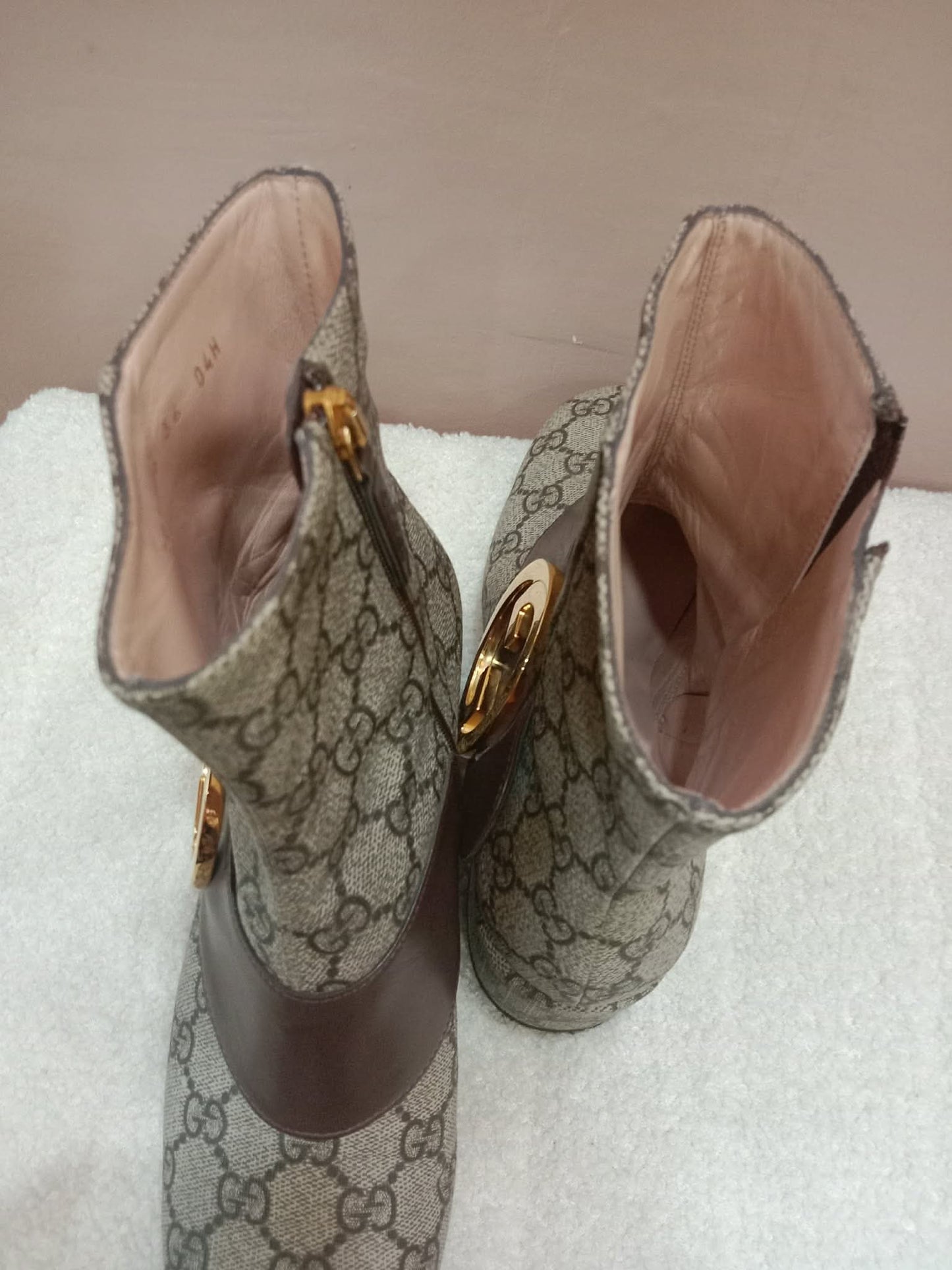 Gucci Blondie GG Supreme ankle Boots GG Medallion Size 26