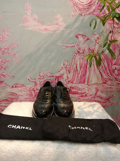 Chanel Black Patent Calfskin CC Brogue Lace-Up Oxford Size 38