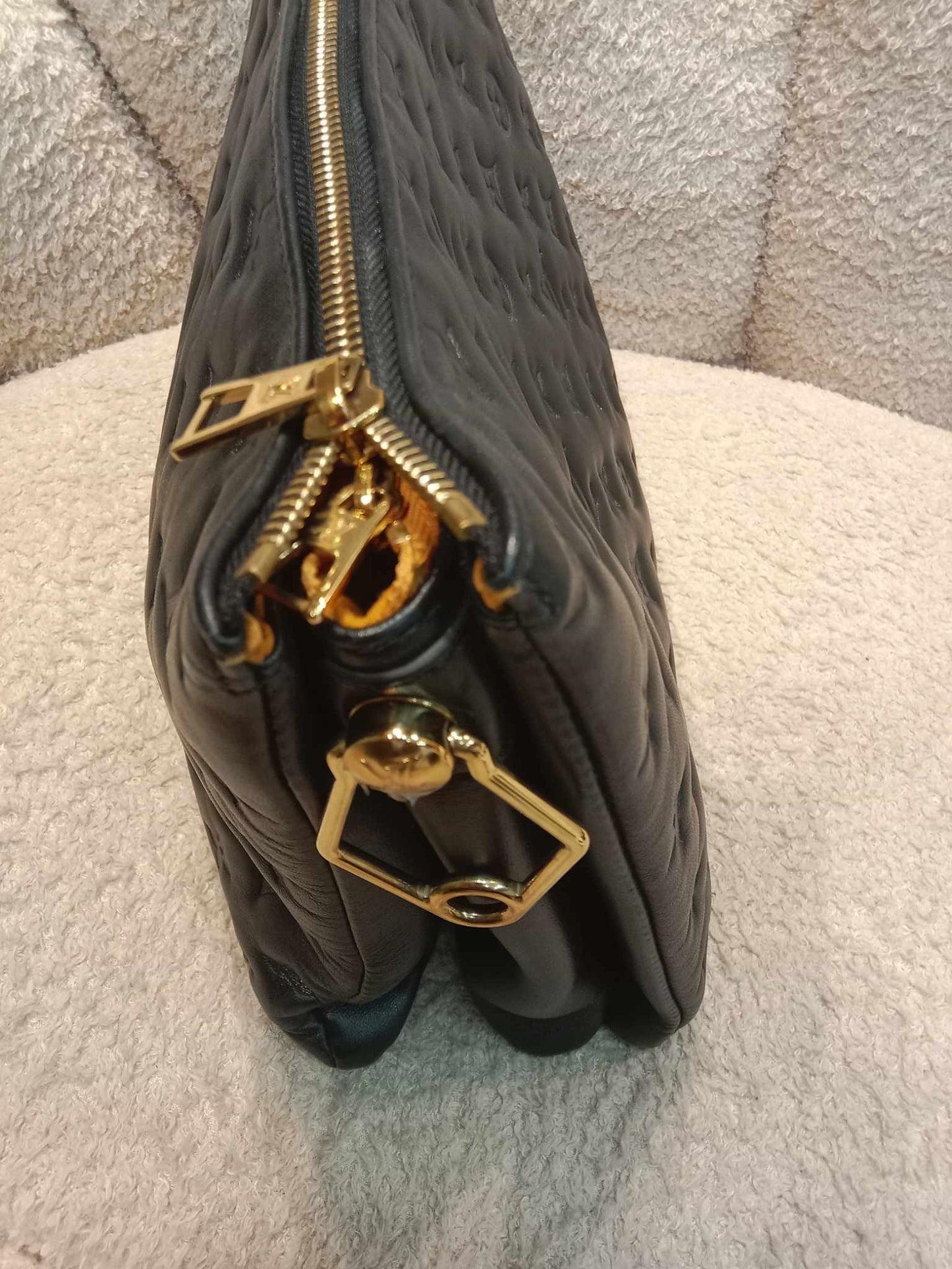 Louis Vuitton Coussin Black