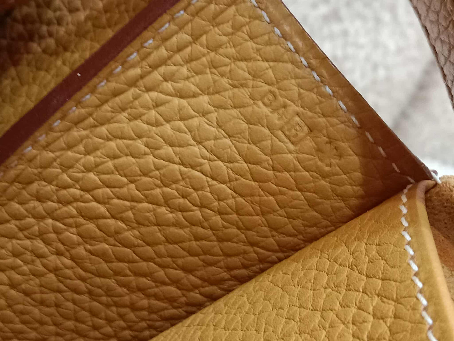 Hermes Halzan 31 Jaune Ambre Clemence Stamp R Square 2014
