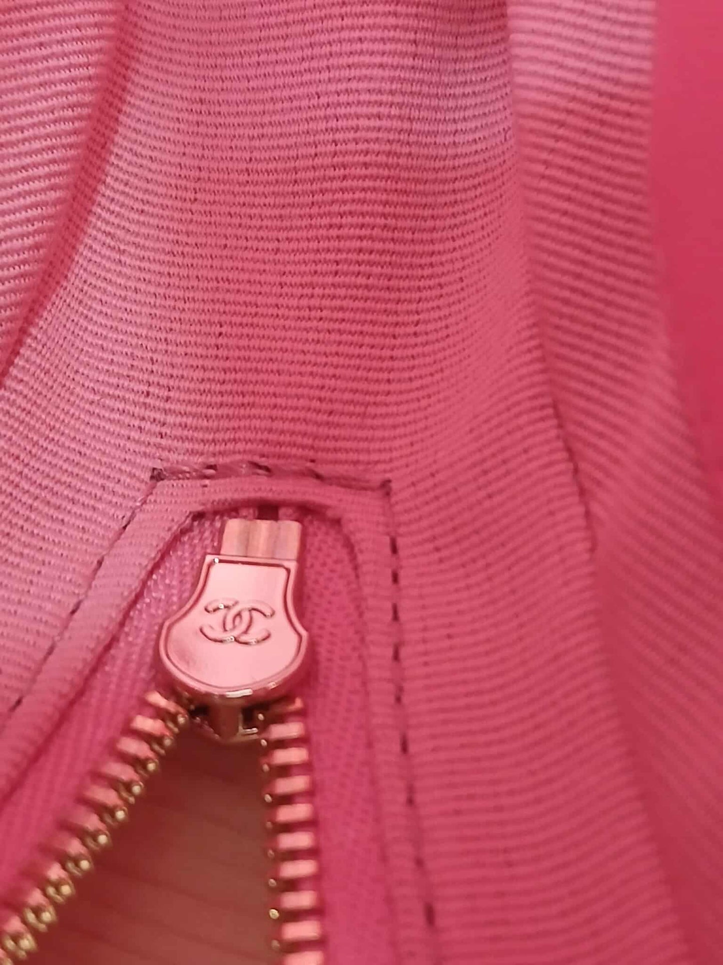 Chanel CC in Love Heart Bag Lambskin Pink Microchipped