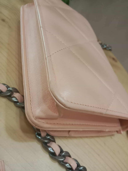 Chanel 19 Wallet on Chain Peach in Quilted Lambskin Microchipped