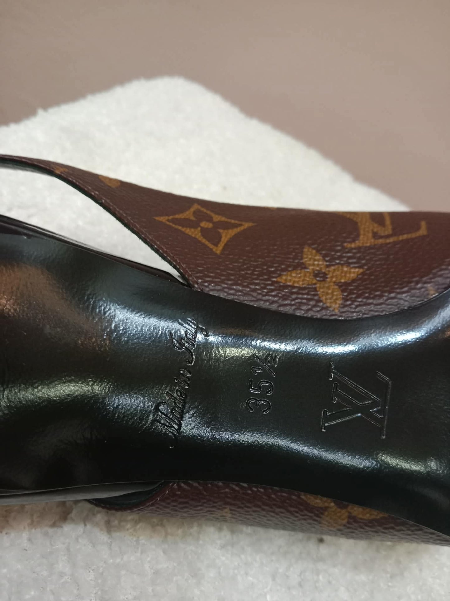 Louis Vuitton Archlight Slingback Pumps Toe Cap Patent Black Monogram Canvas Size 35.5