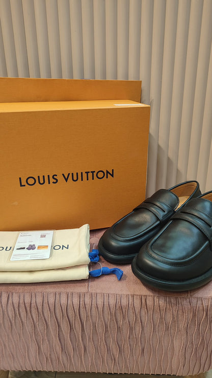 Louis Vuitton Logo Leather Loafers Black Size 8