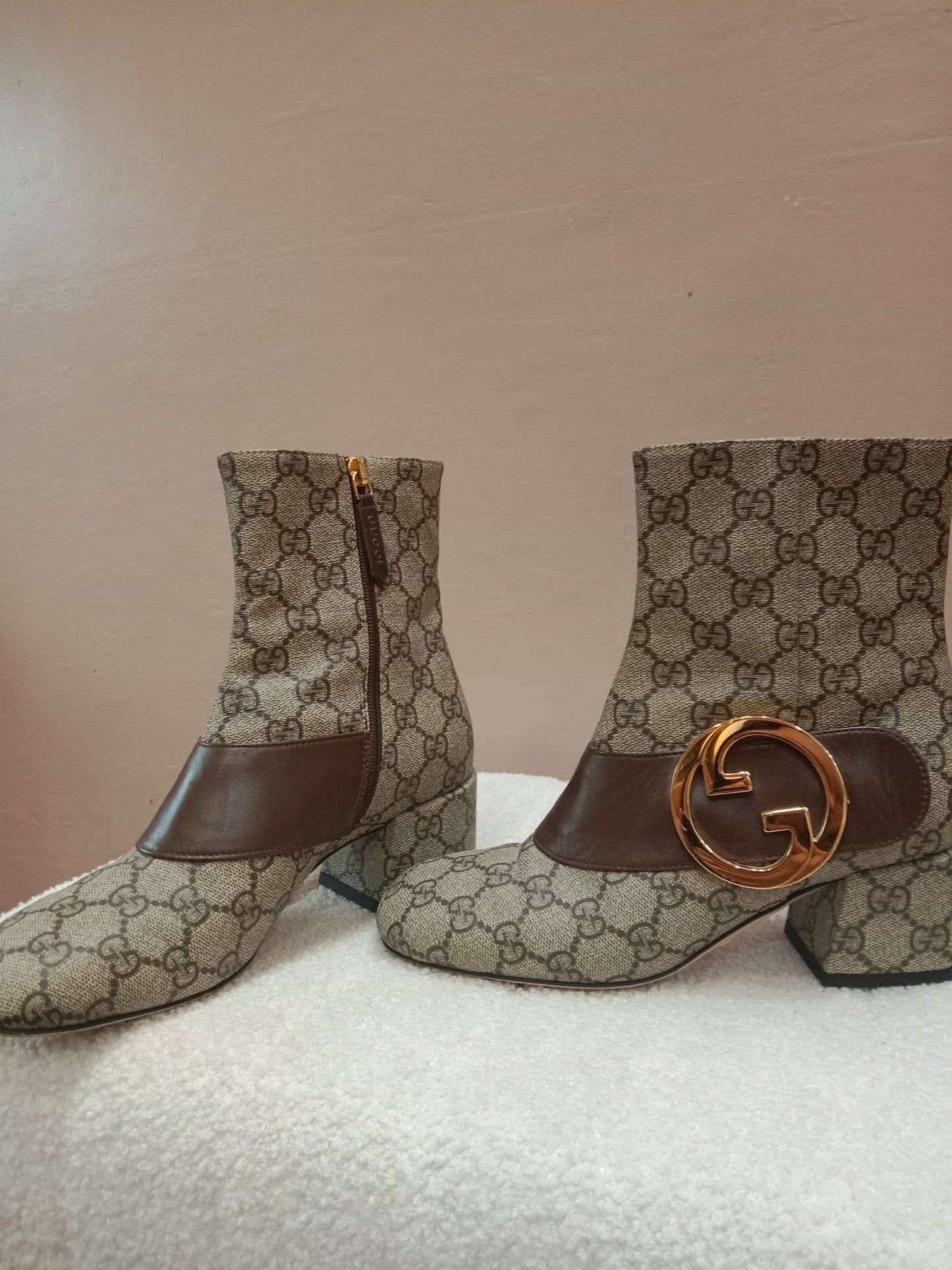 Gucci Blondie GG Supreme ankle Boots GG Medallion Size 26
