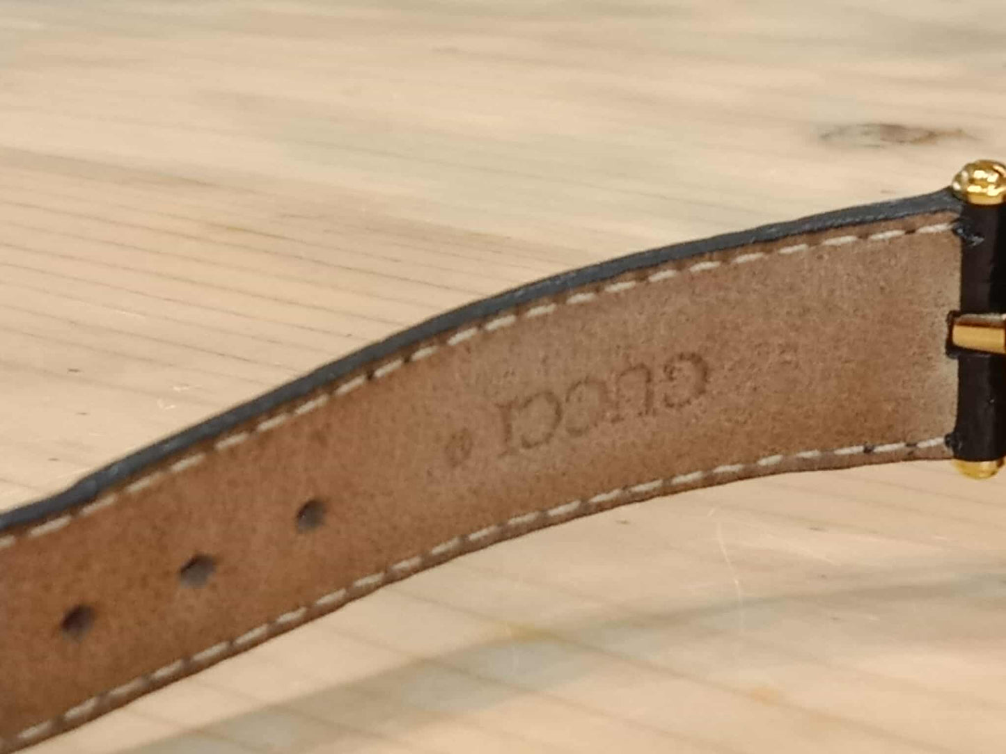 Gucci Men Gold Plated Band Wristwatch