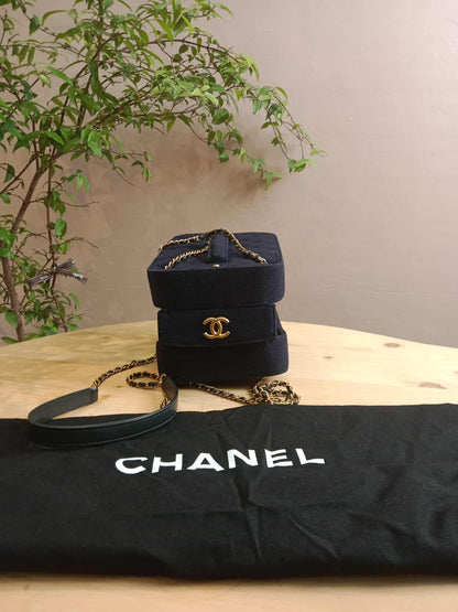 Chanel Paris-Hamburg Accordion Quilted Navy Blue Wool Aged Crossbody Runway Bag Series 25