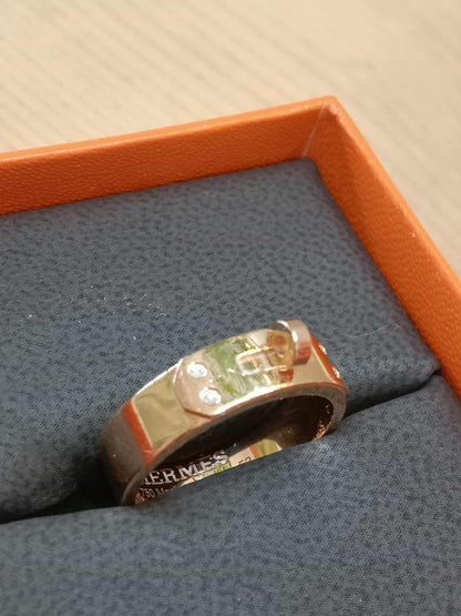 Hermes Kelly Ring in 18K Rose Gold Pave-Set Diamonds on the Clasp Motif