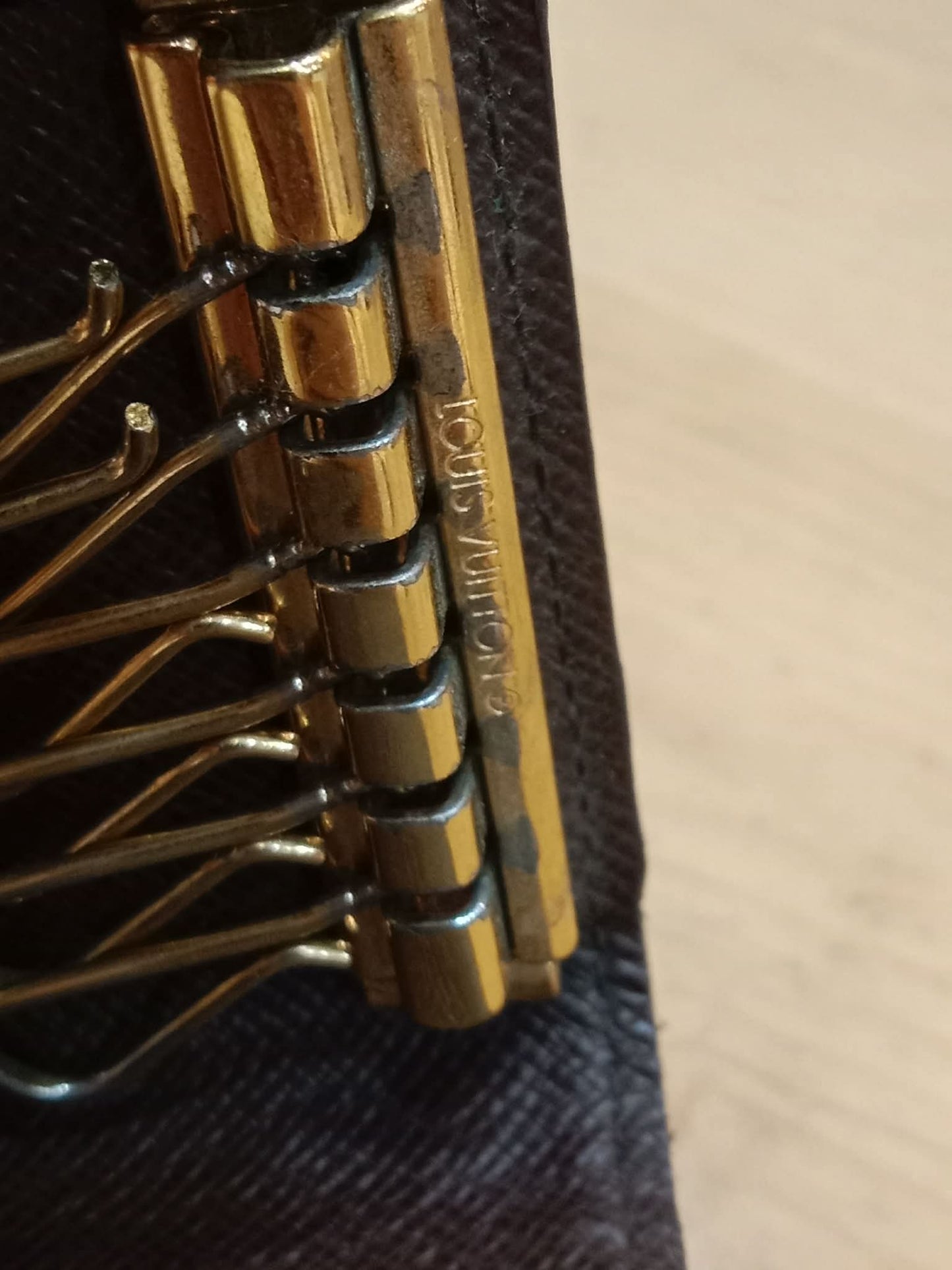 Louis Vuitton 6 Slots Keyholder Damier Ebene