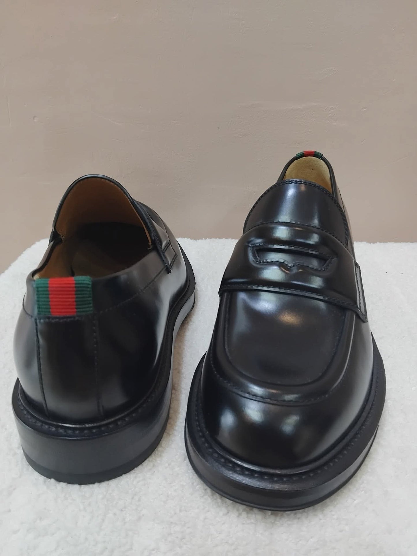 Gucci Men's Black Leather Loafers Size 7