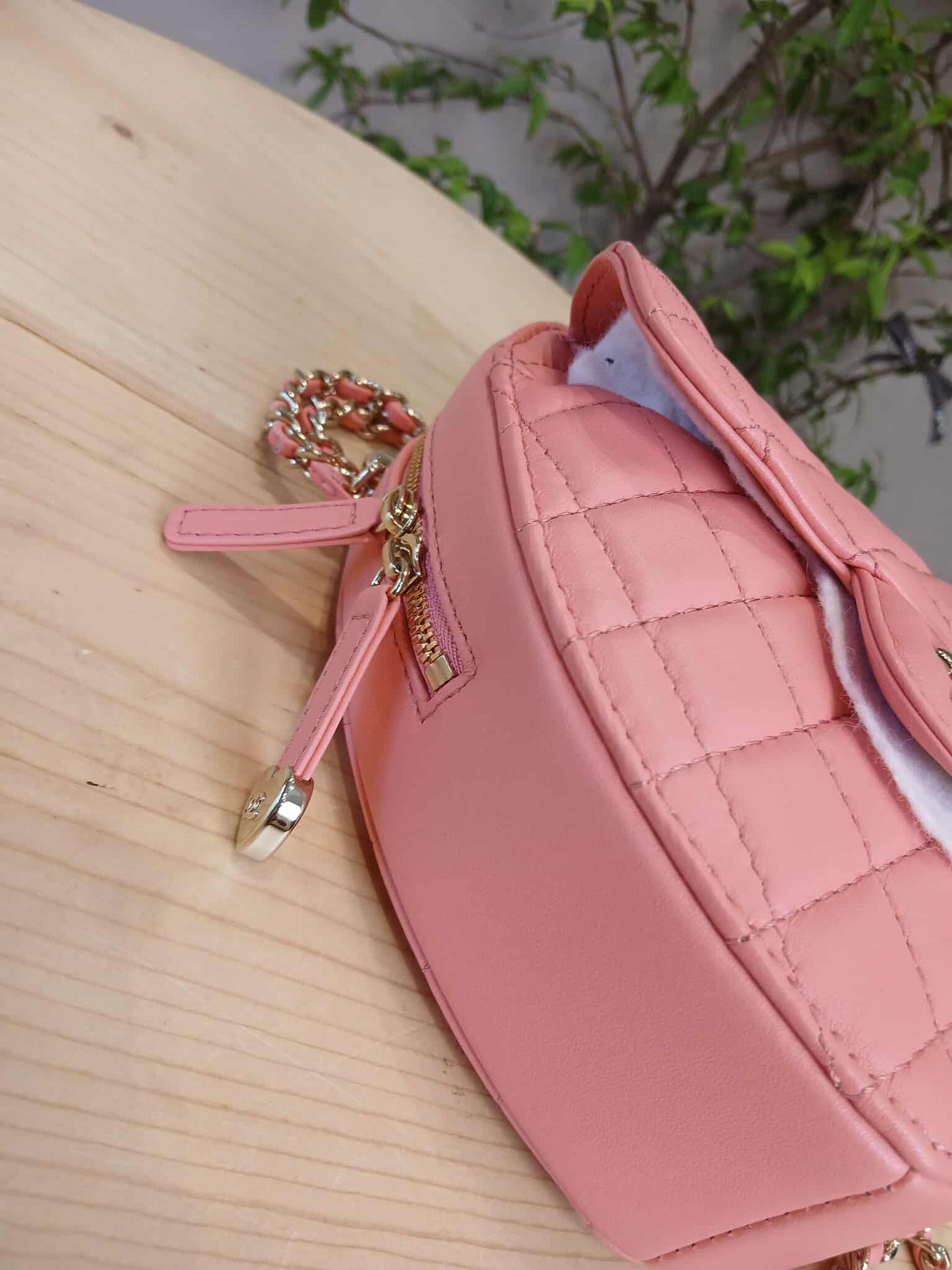 Chanel CC in Love Heart Bag Lambskin Pink Microchipped