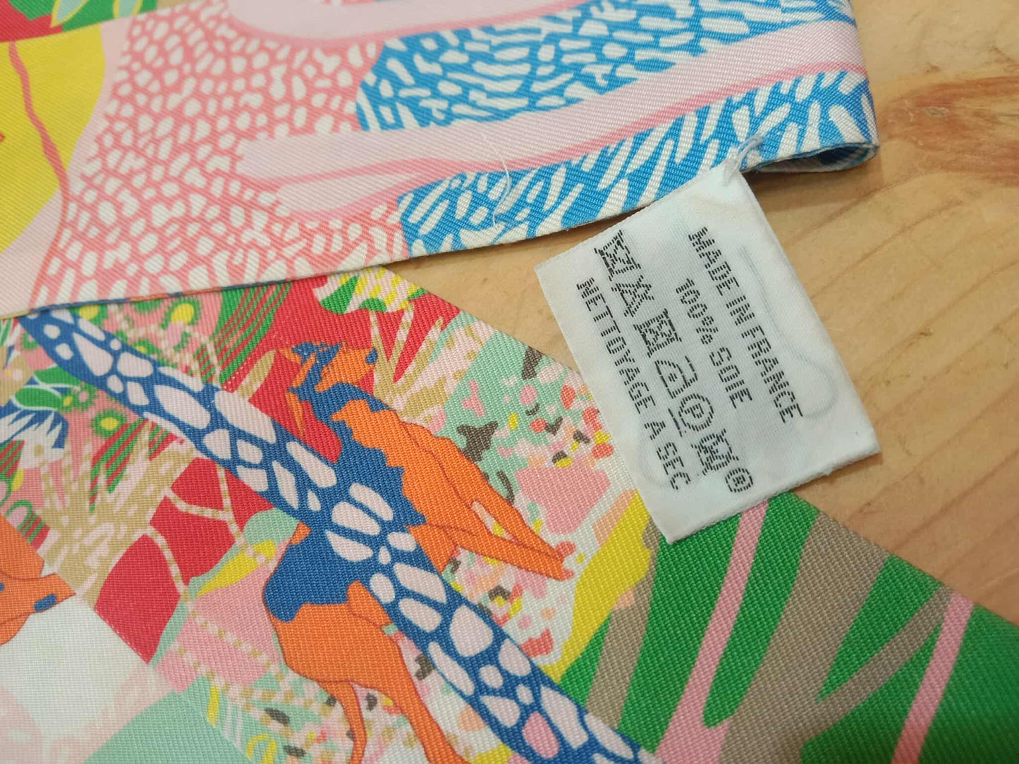 Hermes "En Liberte" Multicolor Design Silk Twilly