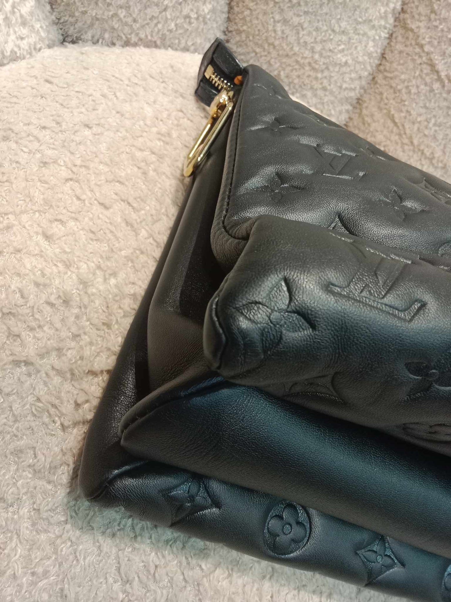 Louis Vuitton Coussin Black