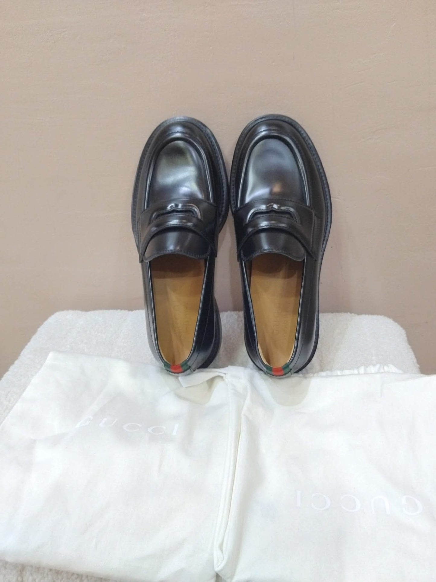 Gucci Men's Black Leather Loafers Size 7