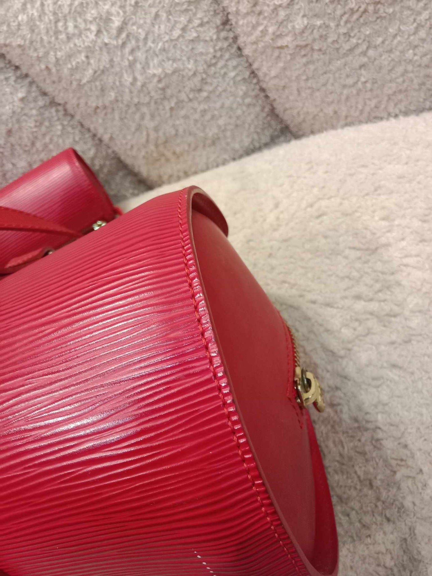 Louis Vuitton Soufflot Epi Pochette Shoulder Barrel Bag Leather Castilean Red