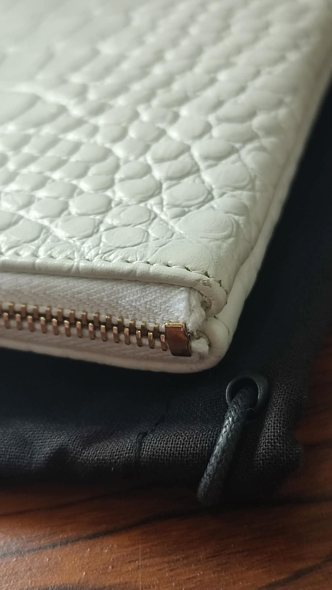 Chanel OCase Croc Embossed White Series 28