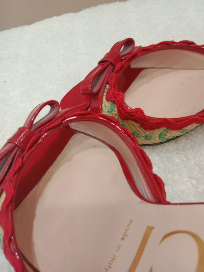 Gucci Kertu Mule Heels Red Patent Leather Trim and Bow Detail Size 36