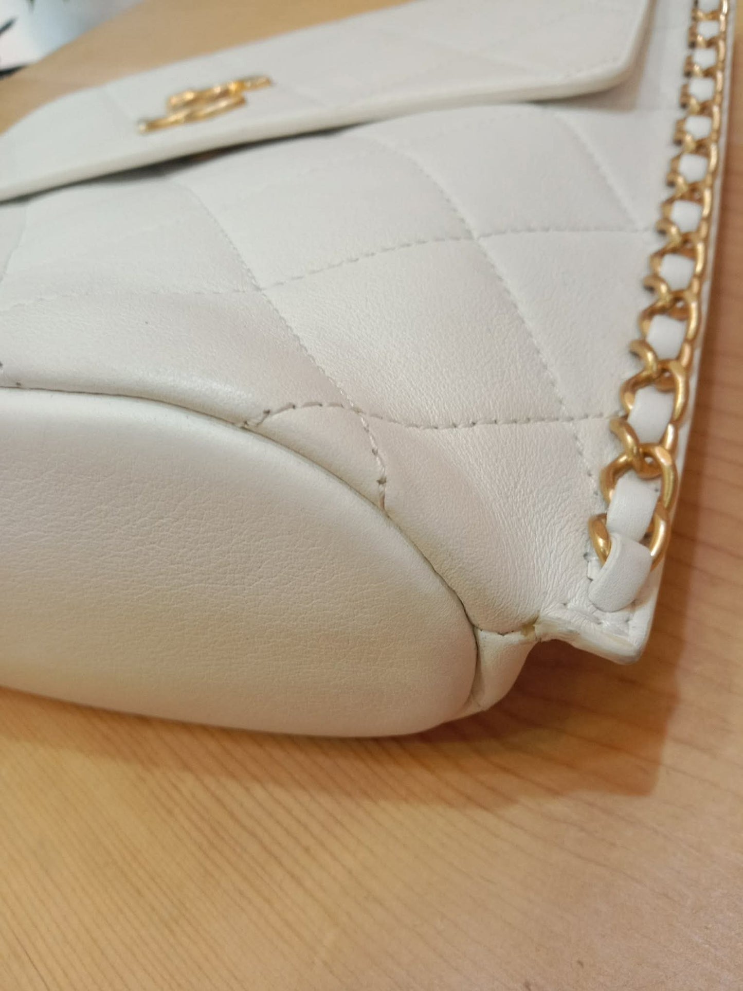 Chanel 21S Hobo Bag Qulted Lambskin White Series 31