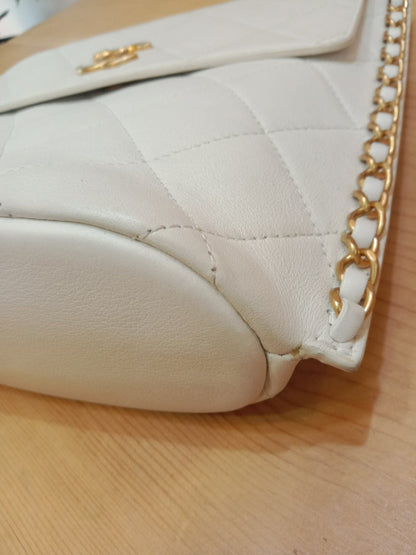 Chanel 21S Hobo Bag Qulted Lambskin White Series 31