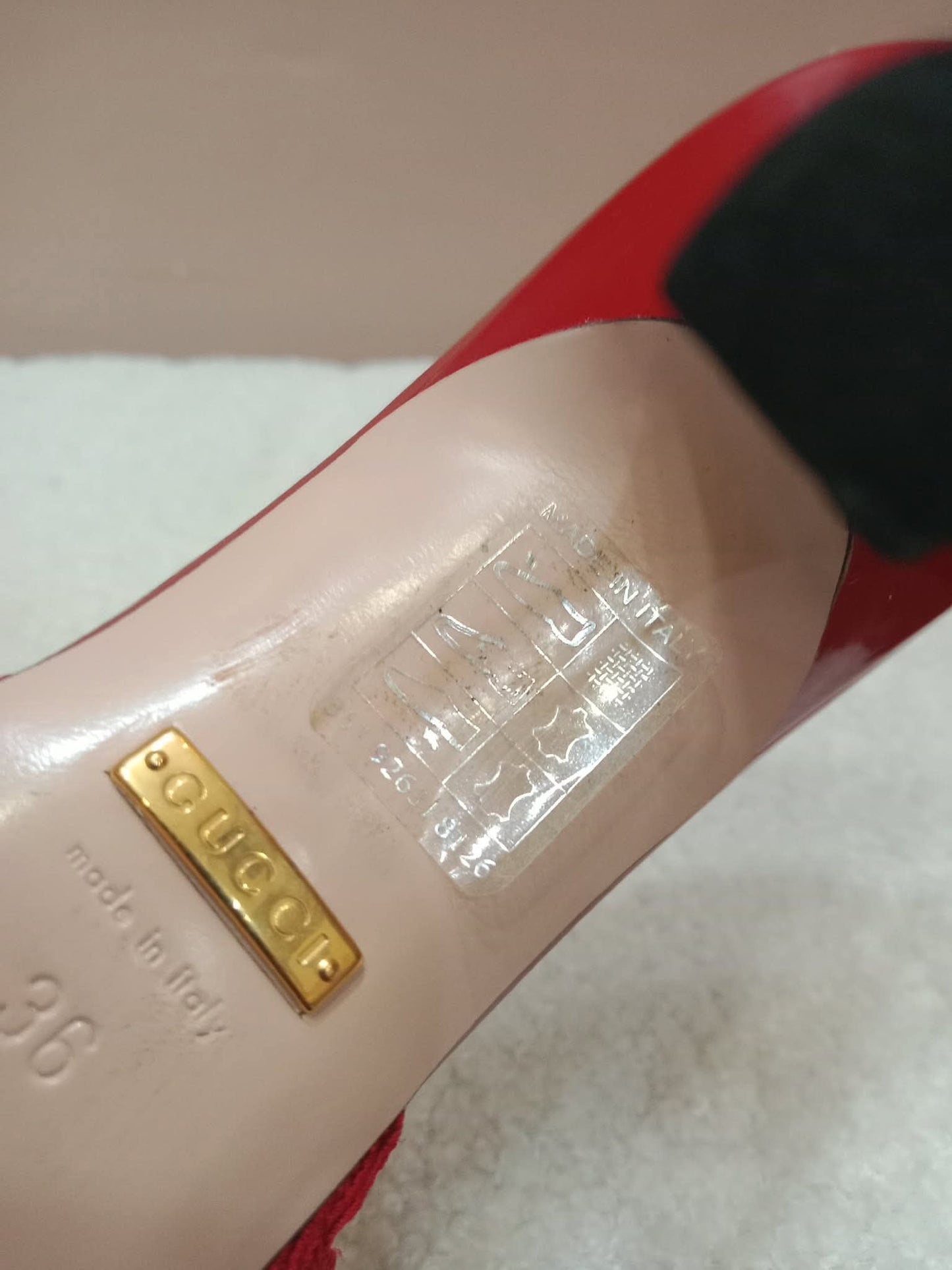 Gucci Kertu Mule Heels Red Patent Leather Trim and Bow Detail Size 36