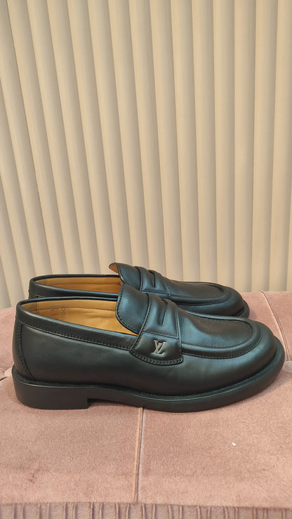 Louis Vuitton Logo Leather Loafers Black Size 8