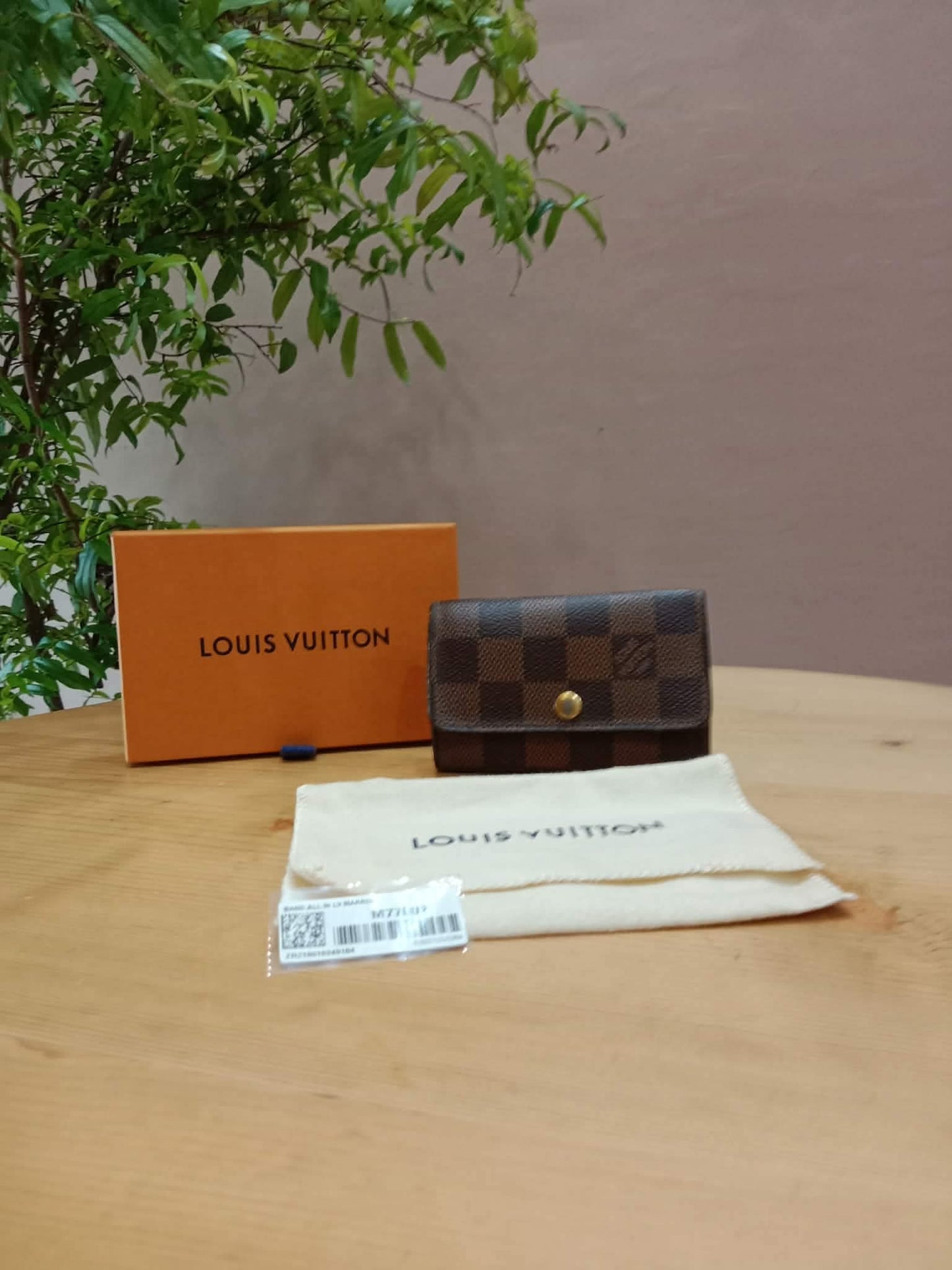 Louis Vuitton 6 Slots Keyholder Damier Ebene