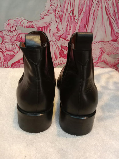 Chelsea Ankle Boots Black Size 23.5