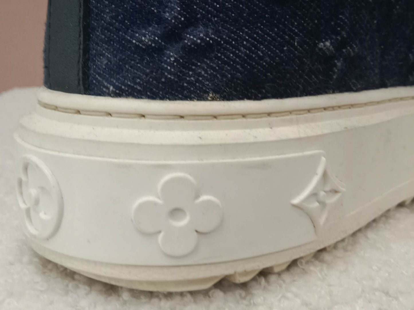 Louis Vuitton Time Out Sneakers Dark Blue Denim Monogram Embossed Pattern Size 37.5